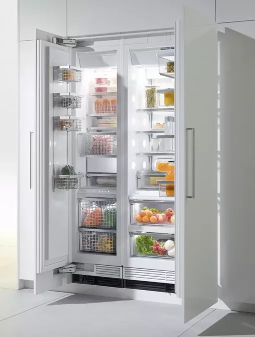 Built-in refrigerator column standing open